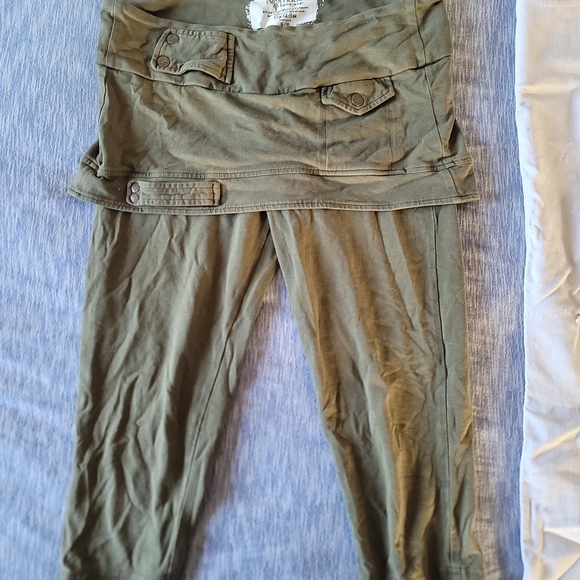 Maternity Bottoms Set - Picture 2 of 5